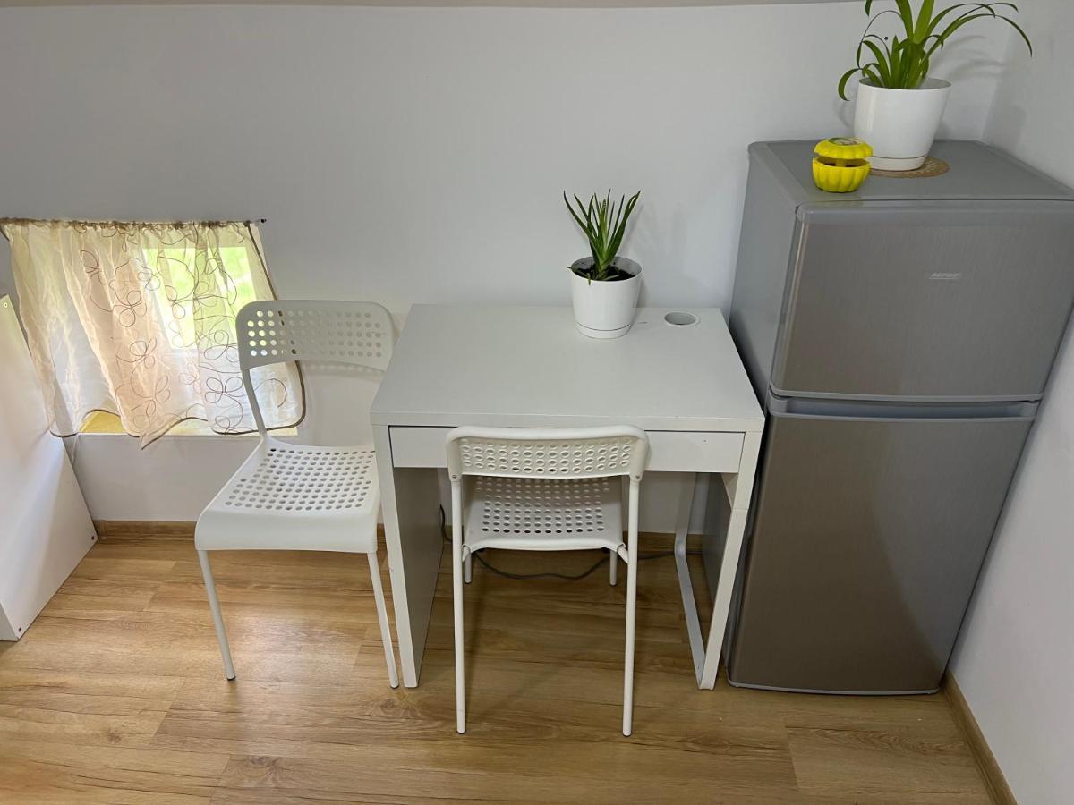 Green Apartment - Free Parking 카토비체 외부 사진